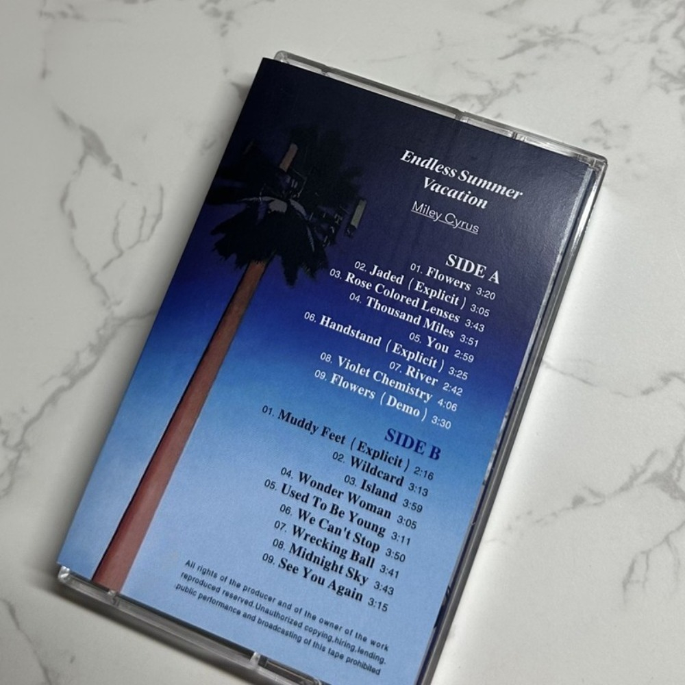 Miley Cyrus Cassette Tape | En - Audio Musically 리뷰 및 가격